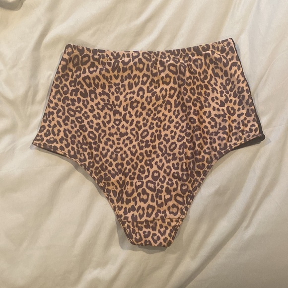 High waisted leopard bikini bottoms - Picture 2 of 3